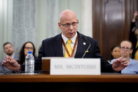 FAA meeting with Pentagon officials as agency considers new restrictions on military helicopter flights near DCA