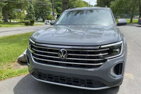 This Volkswagen Atlas looks a lot like the Toyota Grand Highlander.